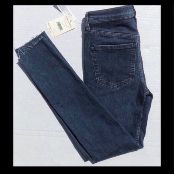 FREE PEOPLE REAGAN DESTROYED BUTTON FRONT JEANS - Picture 5 of 6